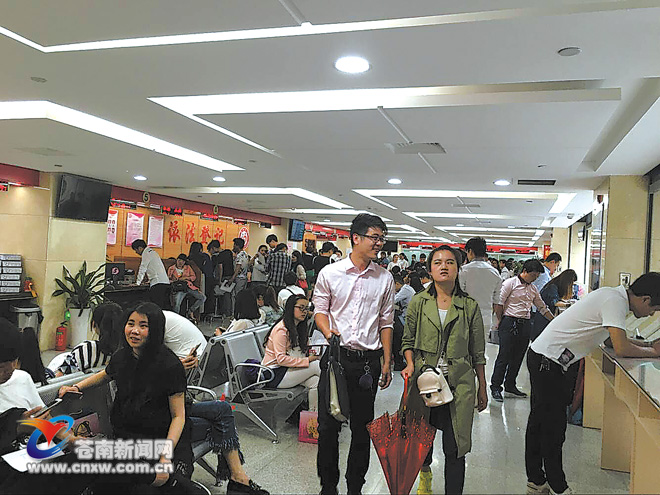 486对新人“520”扎堆领证 县婚姻登记中心启动预案