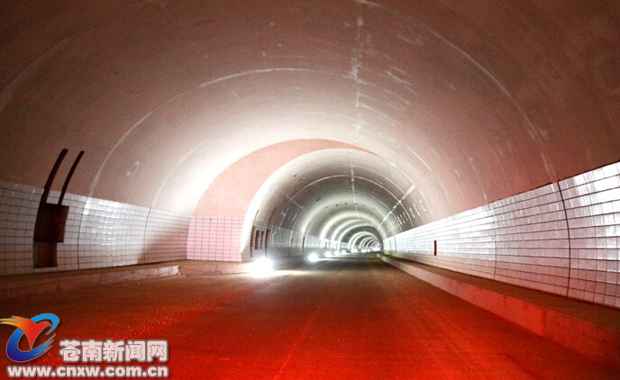 北岭山隧道全面贯通