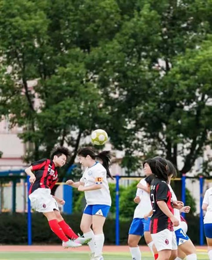 苍中女足十五连冠