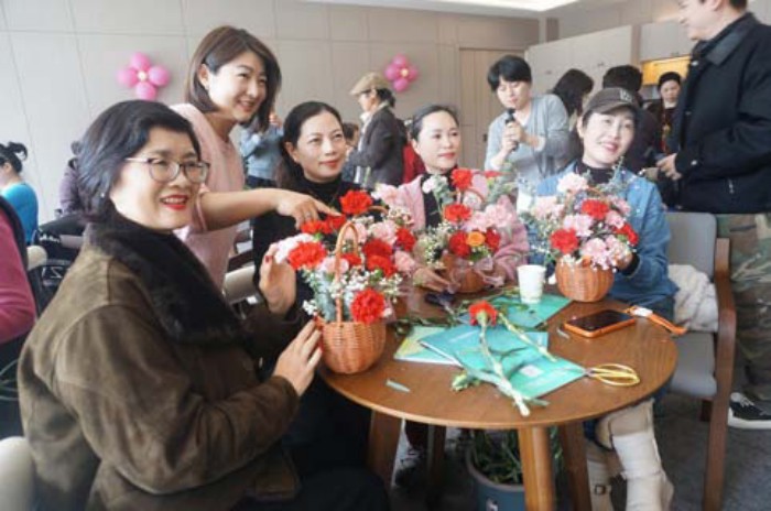 ����ů����