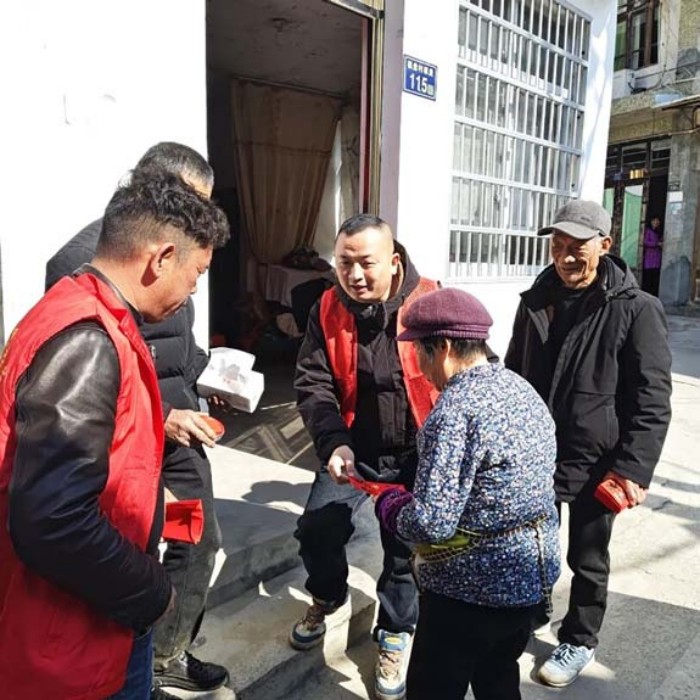 �����۸������䡰���Ĵ� ��վ���̡�ϲ����ơ����������·���