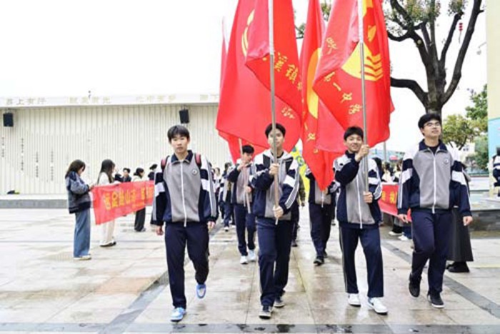 ����Զ�����ഺ