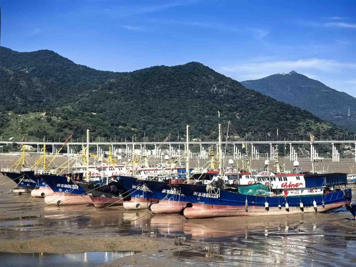 渔船归港